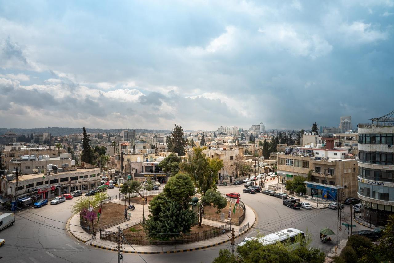 Liv Weibdeh Hotel Suites Amman Dış mekan fotoğraf