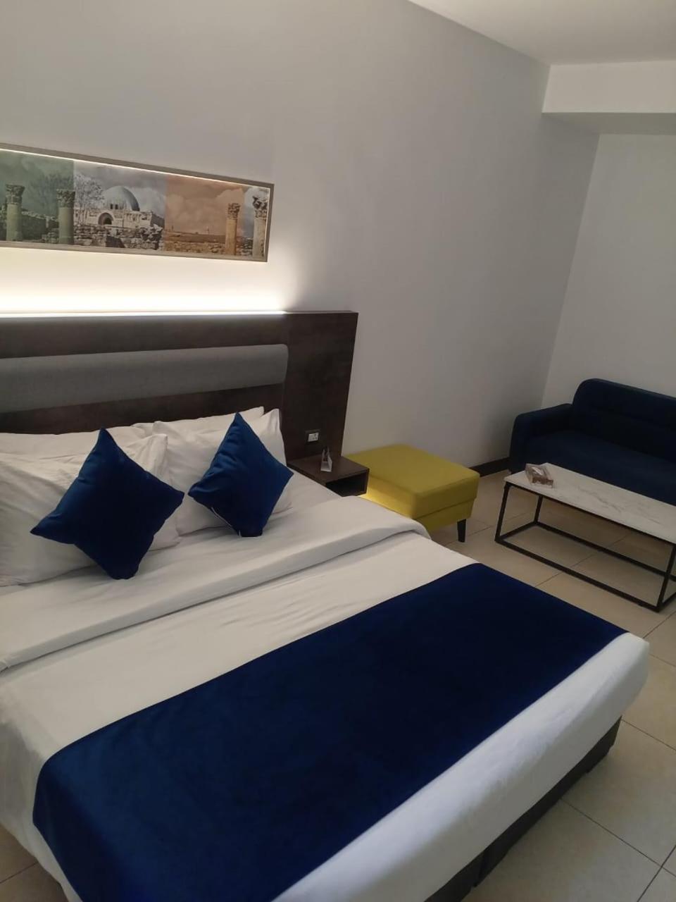 Liv Weibdeh Hotel Suites Amman Dış mekan fotoğraf